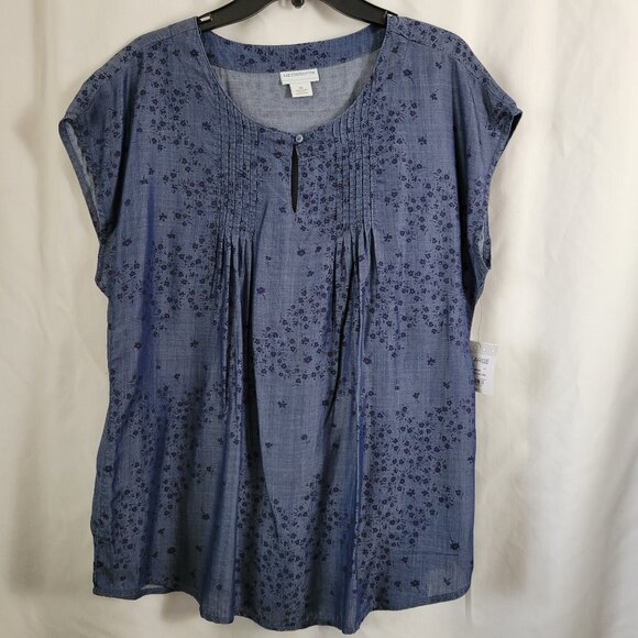 Liz Claiborne Tops - NEW Liz Claiborne XL Gingham Garden Top Blouse floral Blue Cap Sleeves pleat NWT